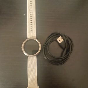 Vivoactive 3 Garmin running watch. Works great!